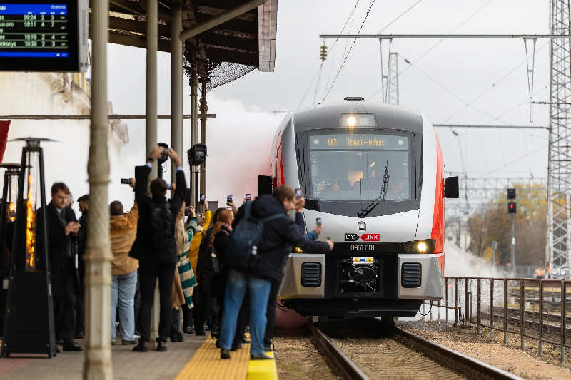 Wyprodukowane w Polsce, szwajcarskie "Flirty" na litewskich torach